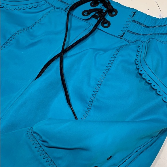 Lululemon shorts 4 aqua blue boardshorts - Picture 2 of 6